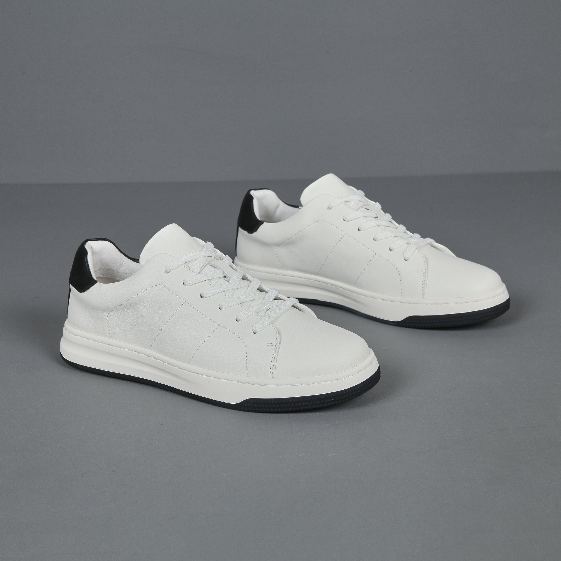 Men's High-end White Sneakers Leather Breathable All-match Shoes